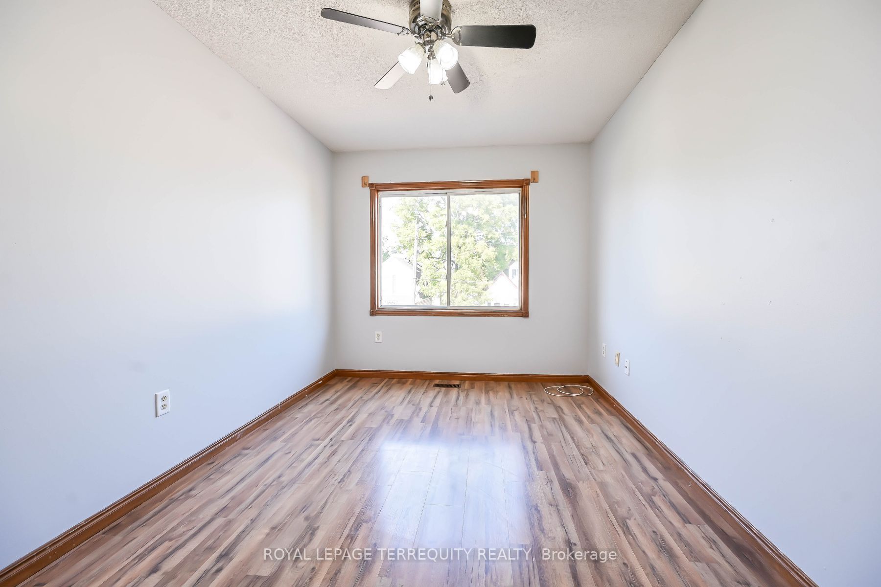 90 Britannia Ave Property Photo 25