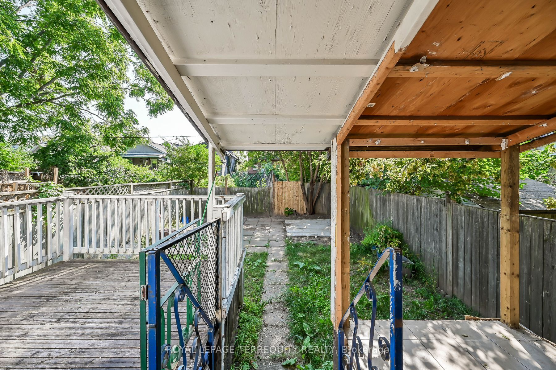 90 Britannia Ave Property Photo 34
