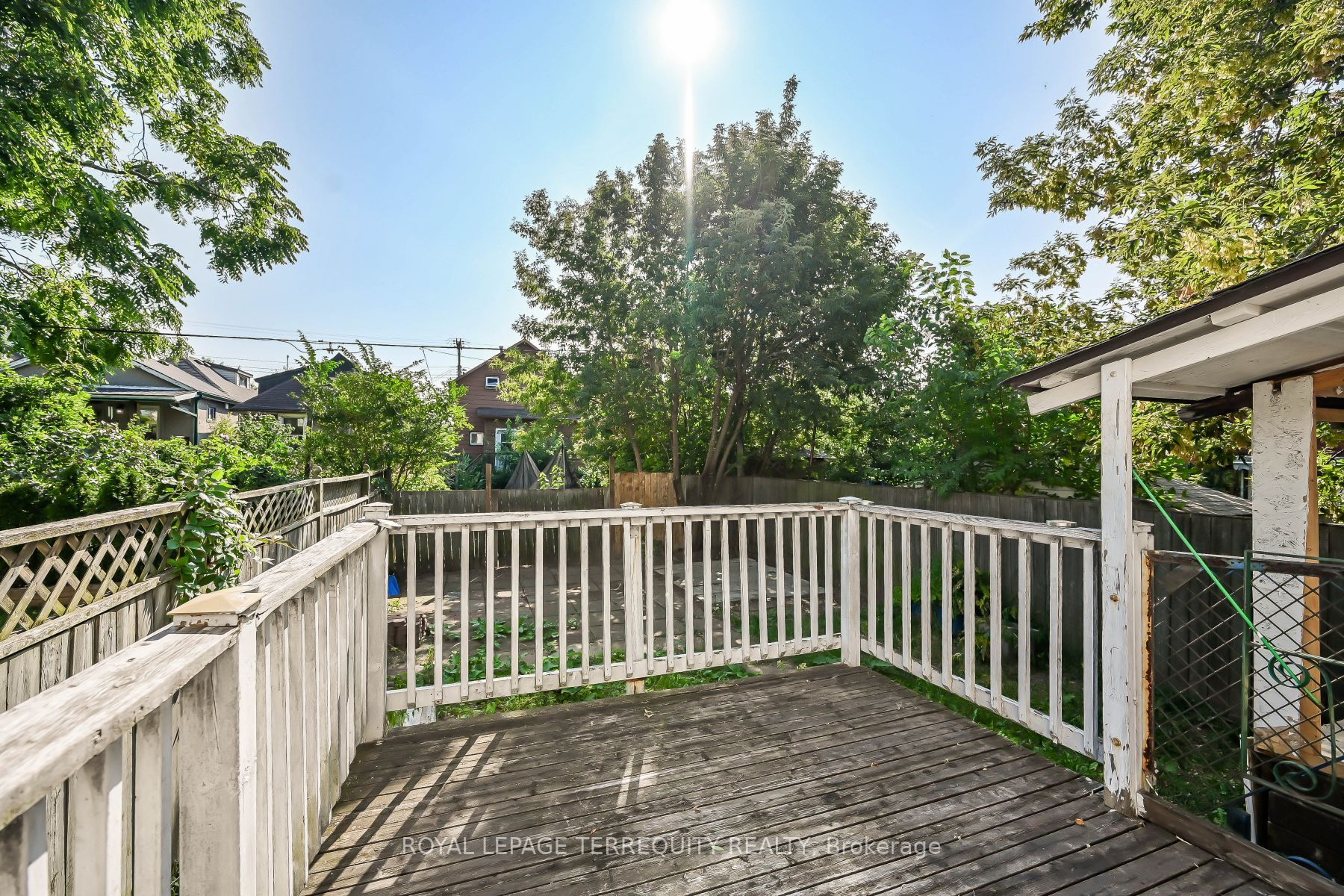 90 Britannia Ave Property Photo 35