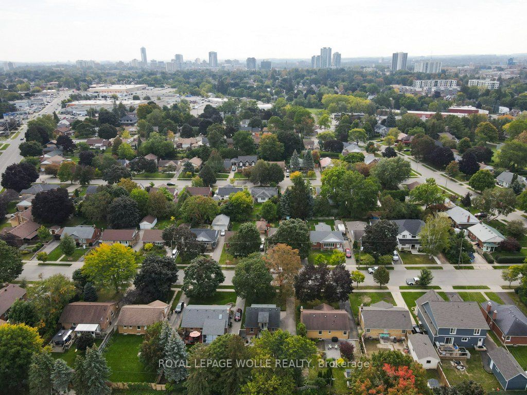 170 Cornwall St Property Photo 37