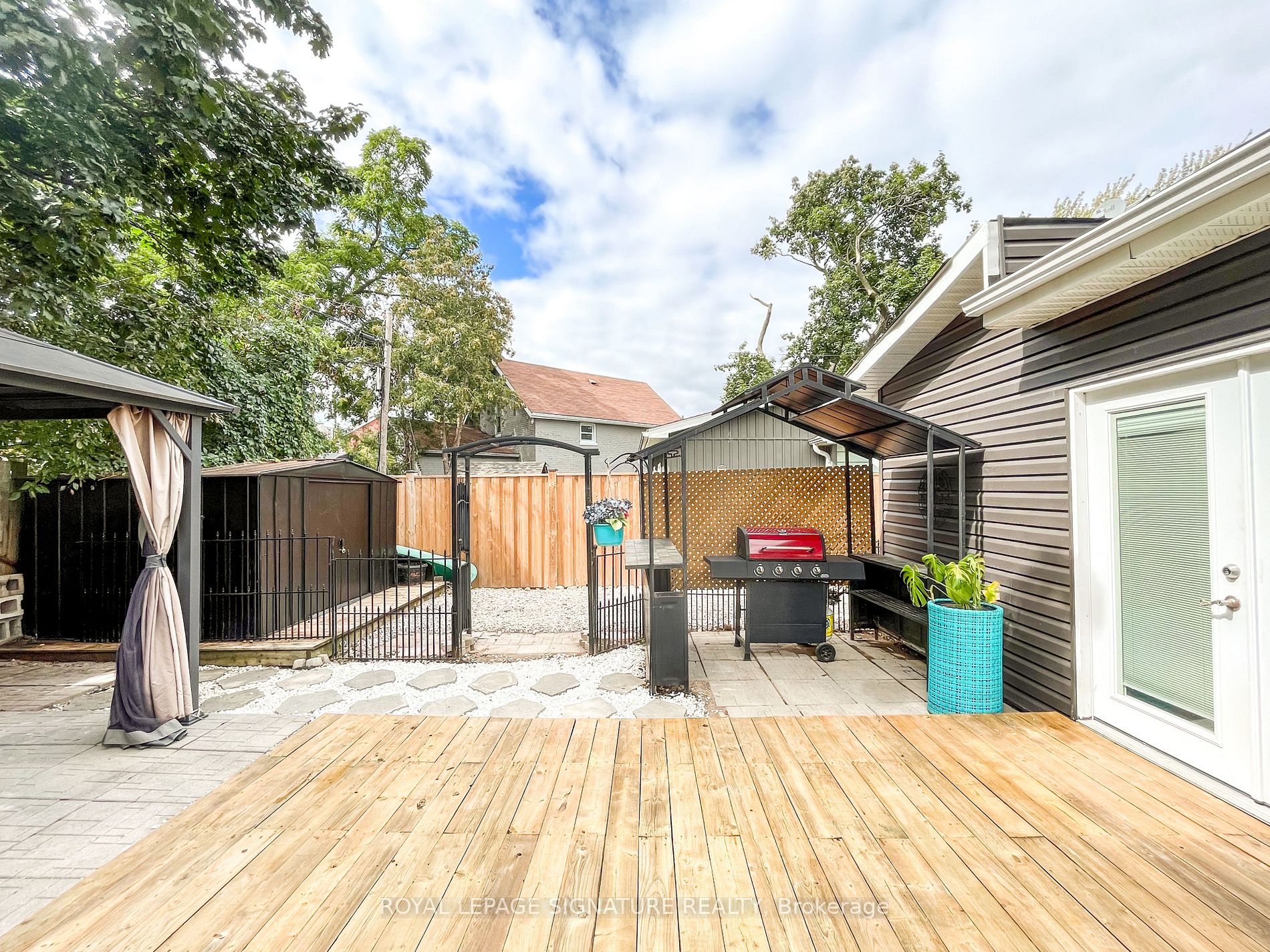 1 Sarah St Property Photo 36
