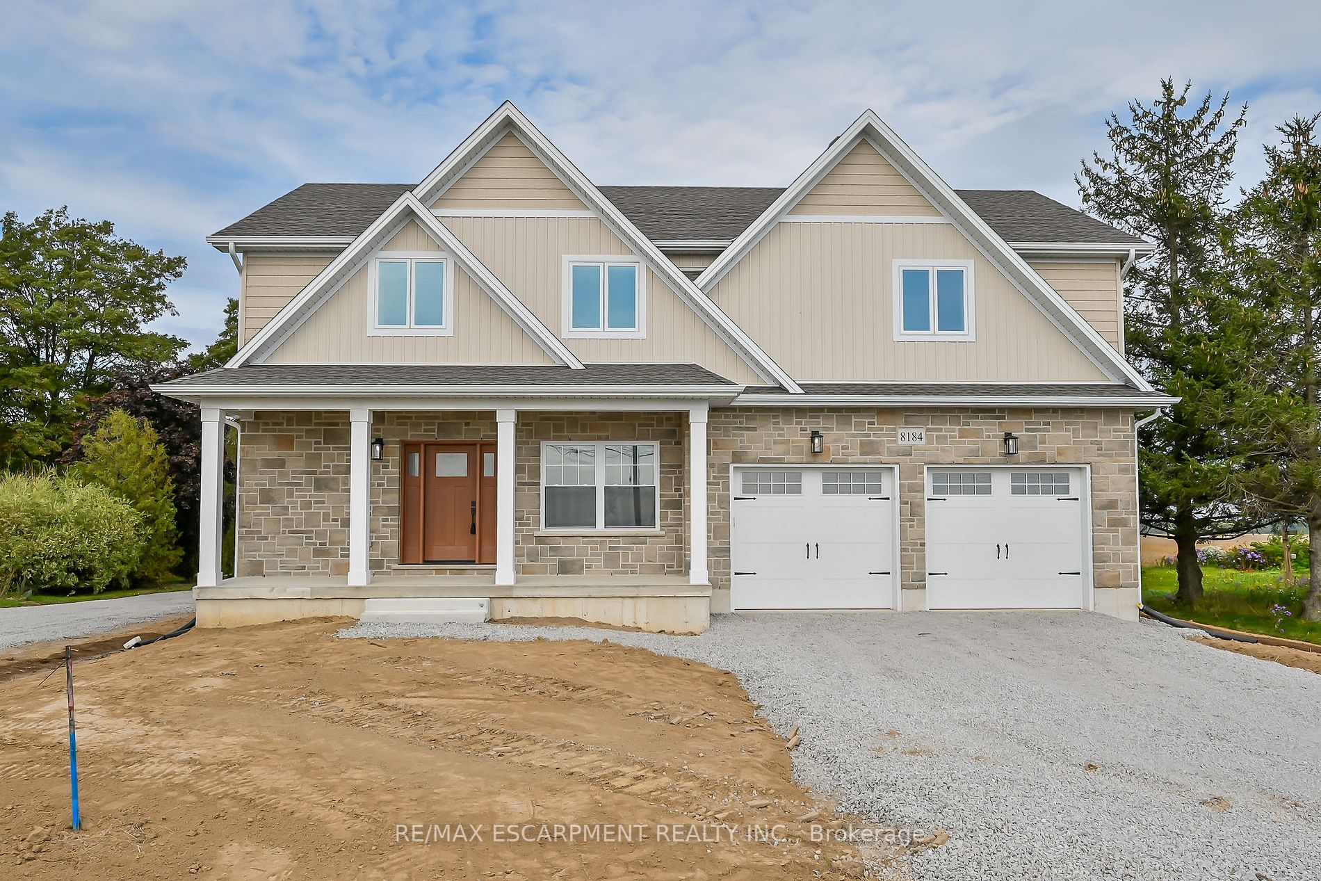 8184 Airport Rd E Property Photo 2