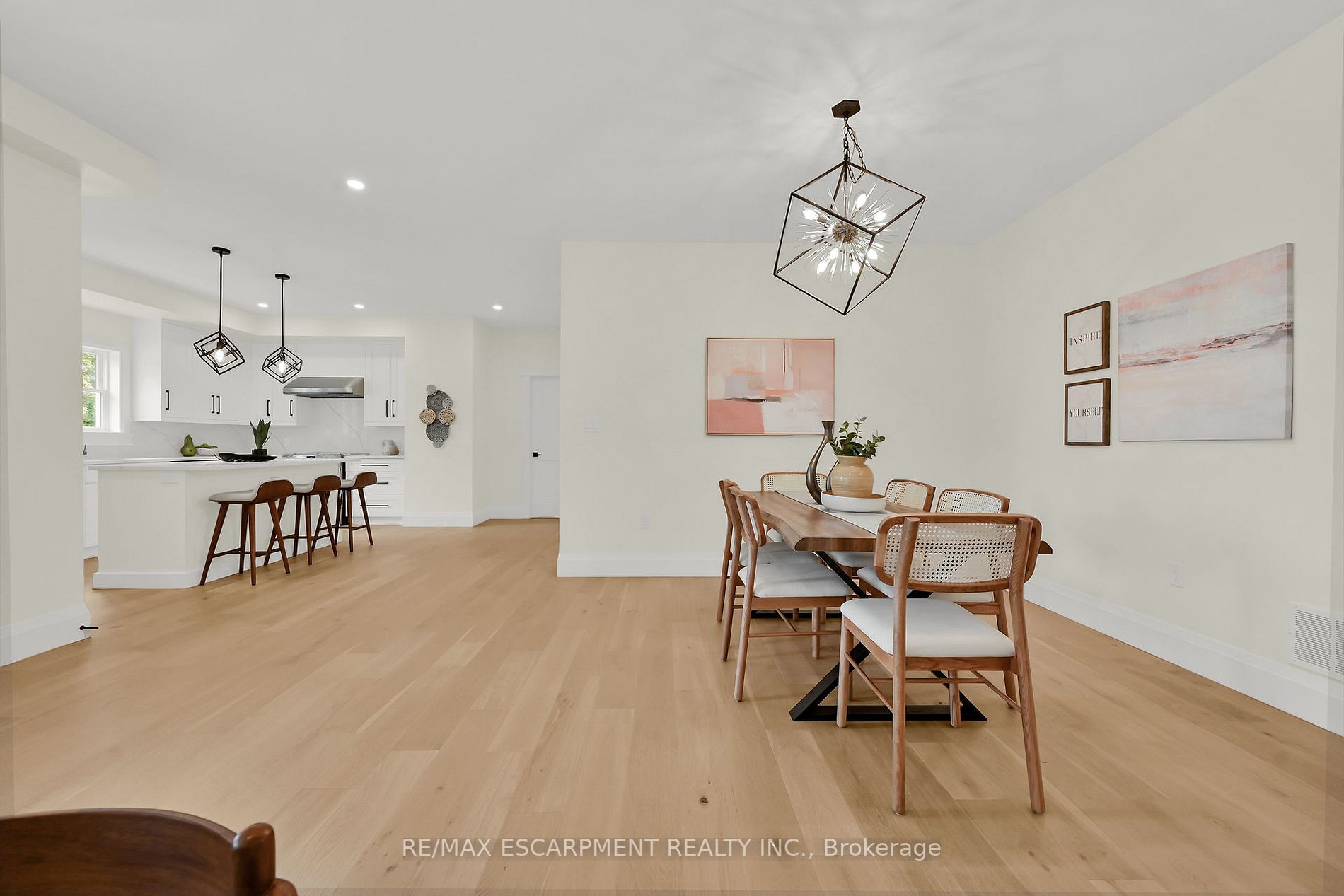 8184 Airport Rd E Property Photo 15
