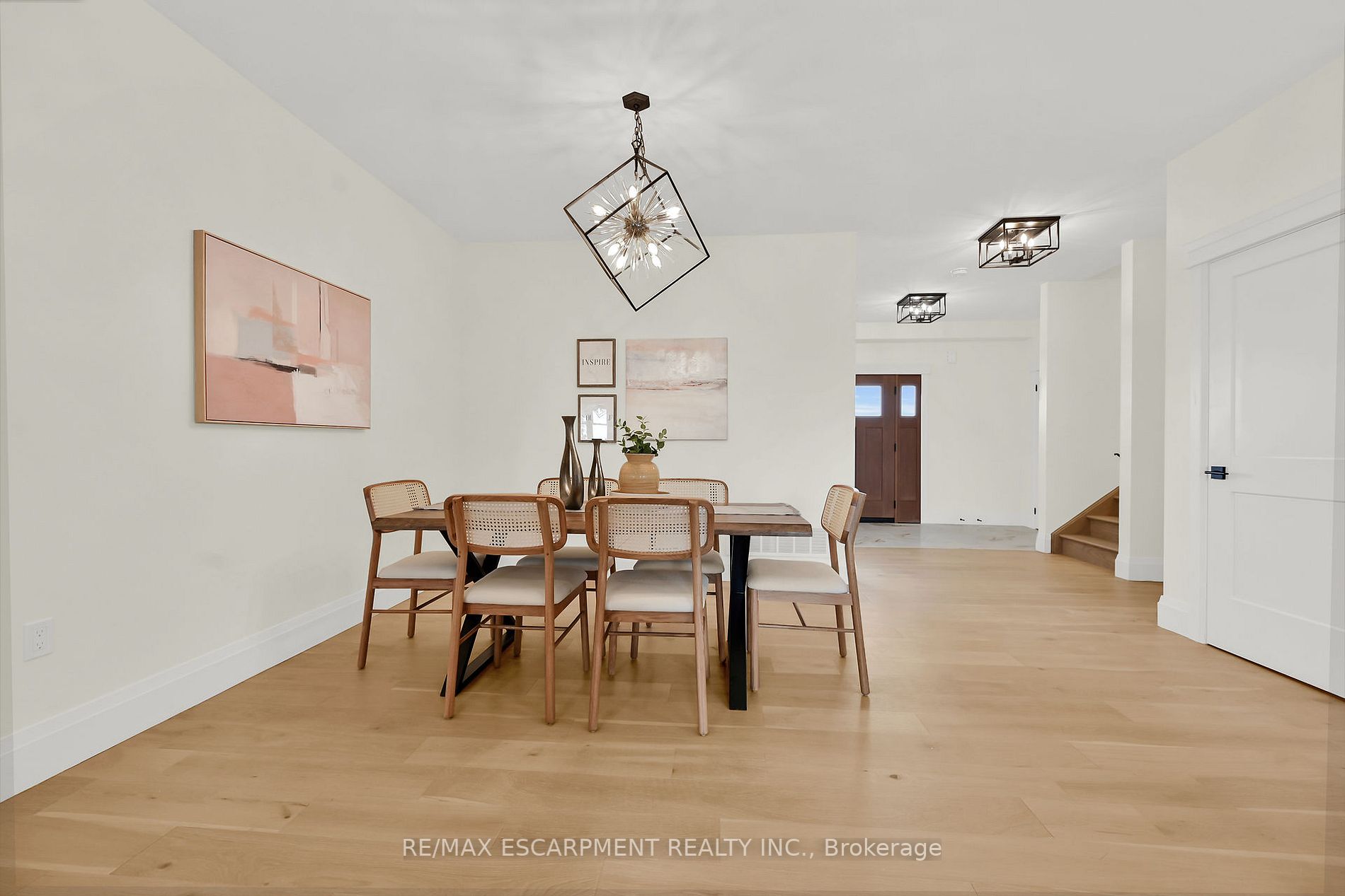 8184 Airport Rd E Property Photo 16