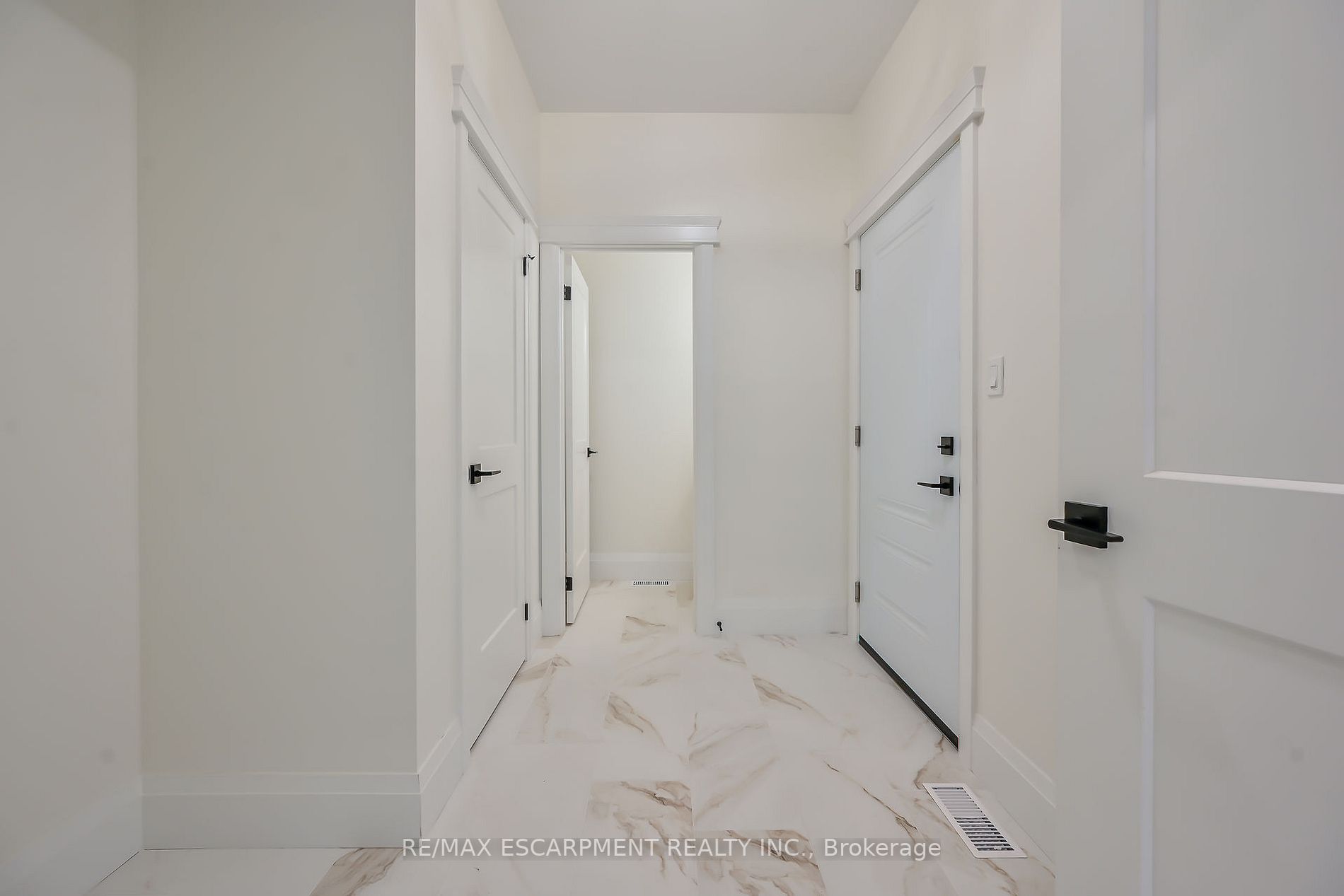 8184 Airport Rd E Property Photo 23