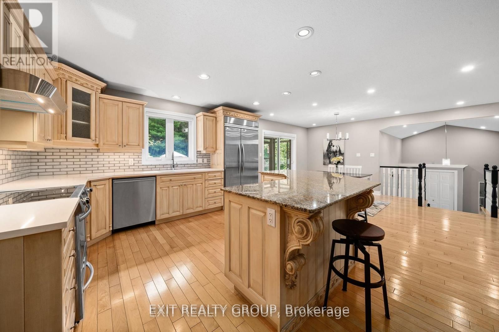129 Simpson Rd Property Photo 8