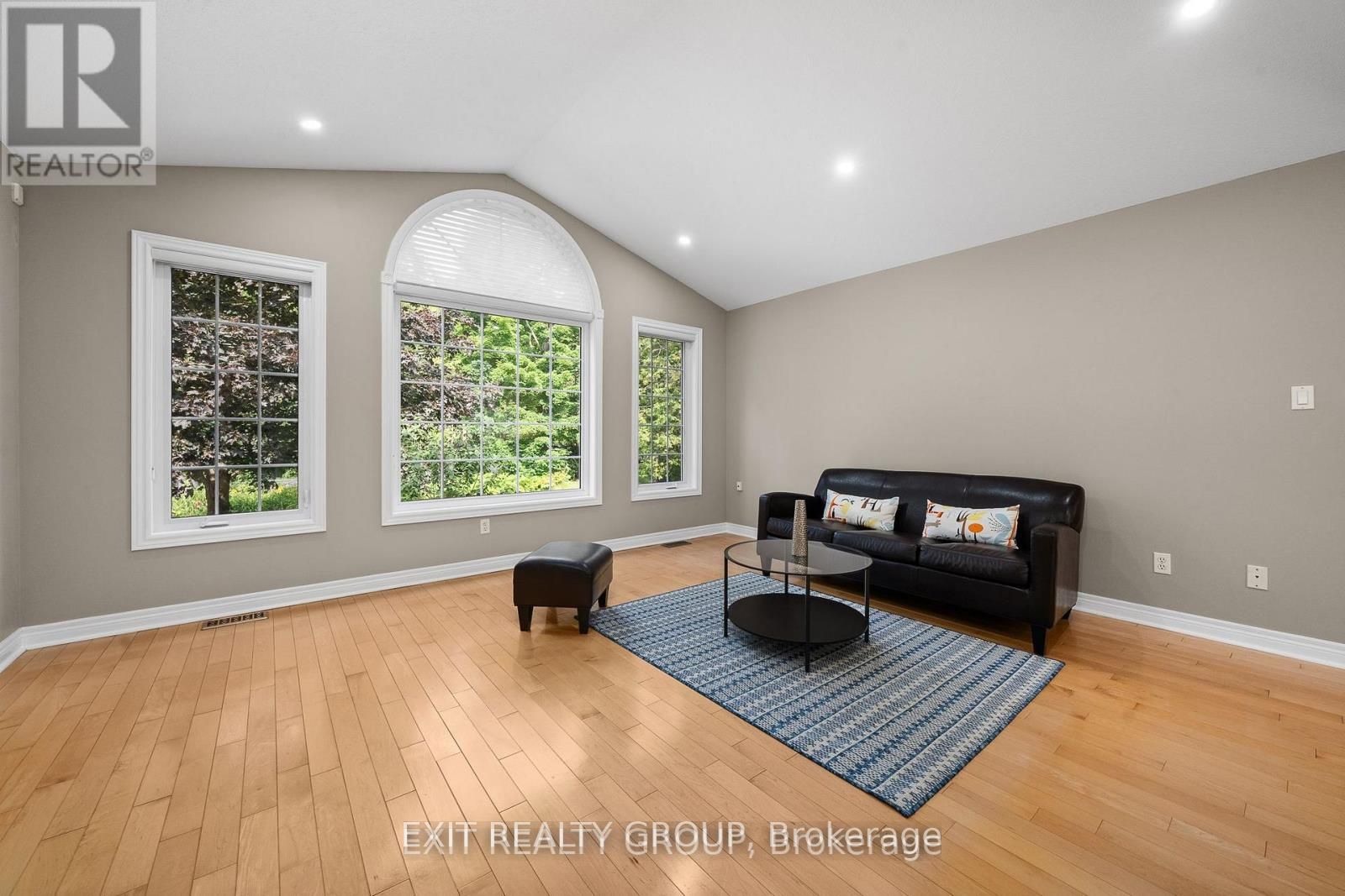 129 Simpson Rd Property Photo 11