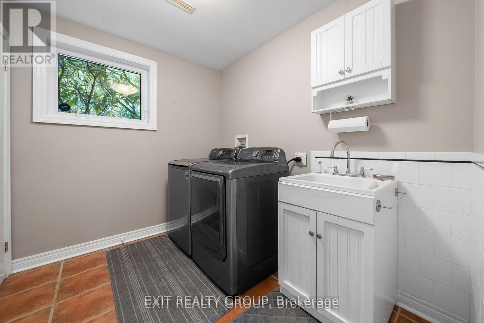 129 Simpson Rd Property Photo 25