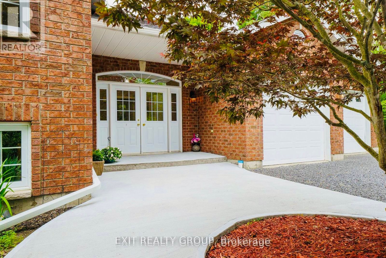 129 Simpson Rd Property Photo 40