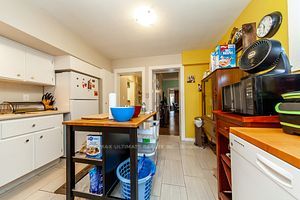 26 Wentworth St S Property Photo 14