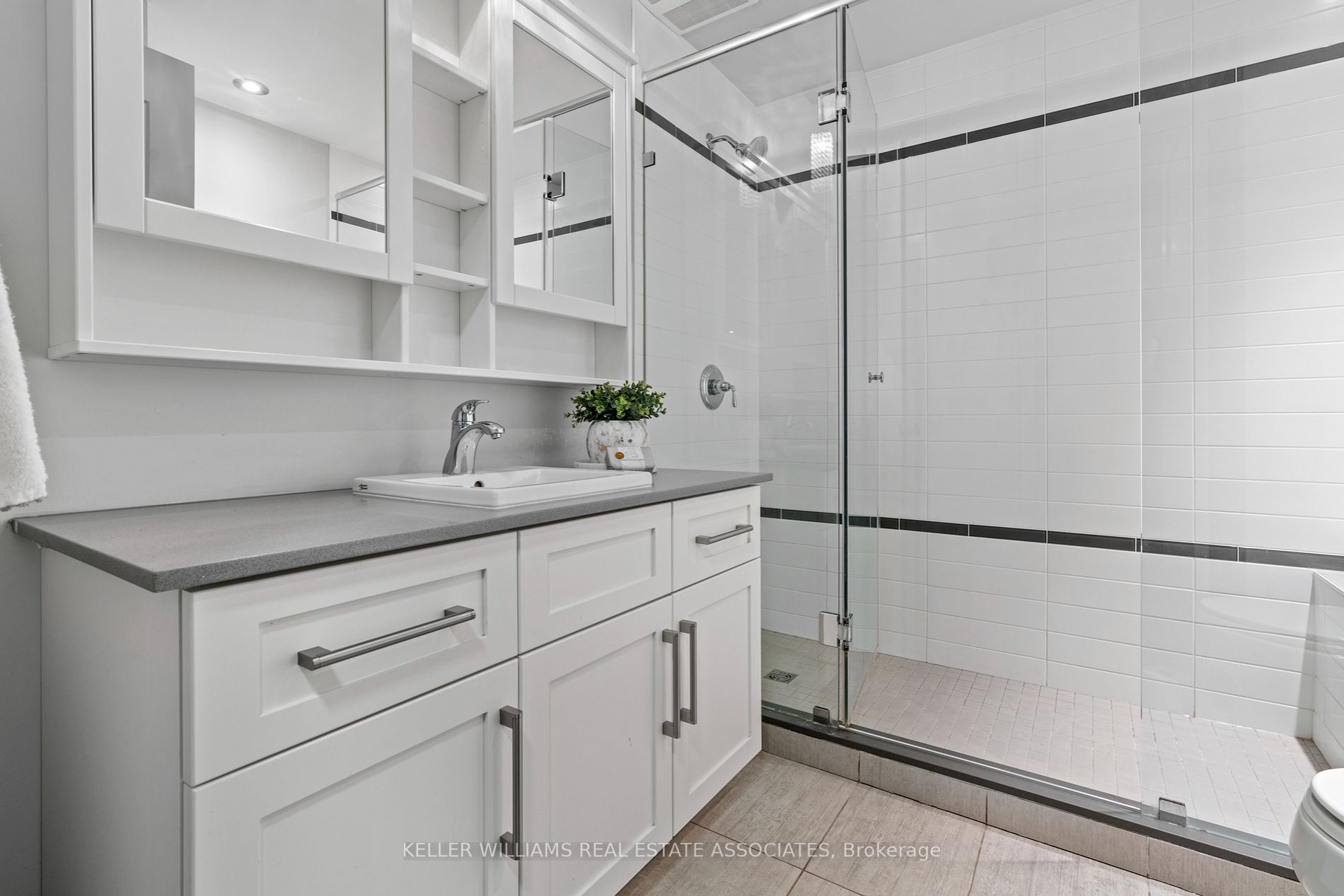 181 James St N Property Photo 18