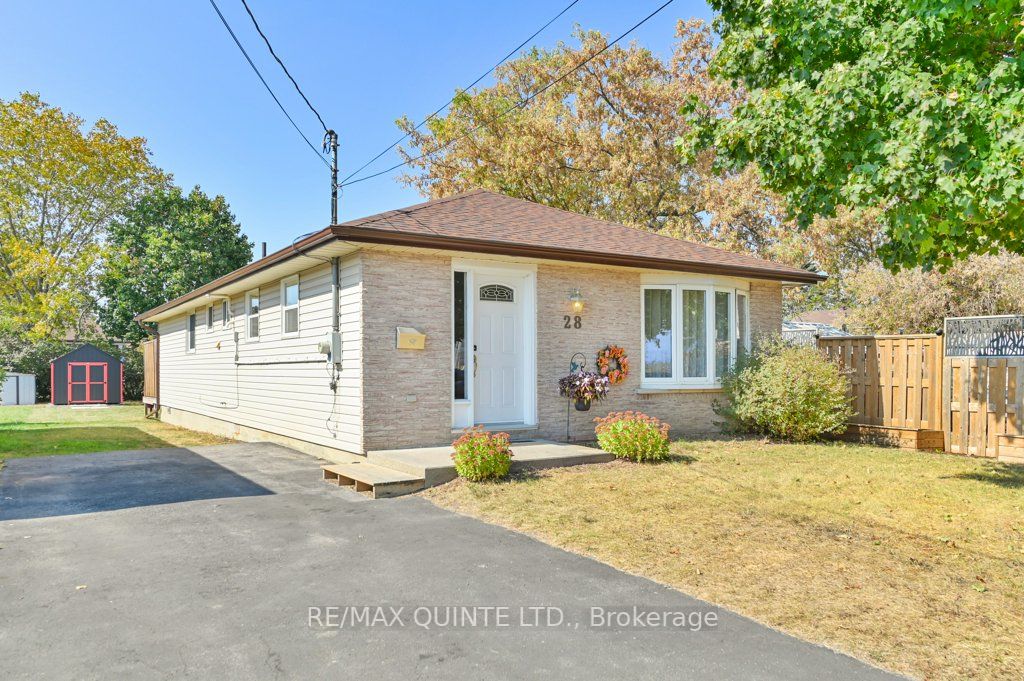 28 University Ave Property Photo 1
