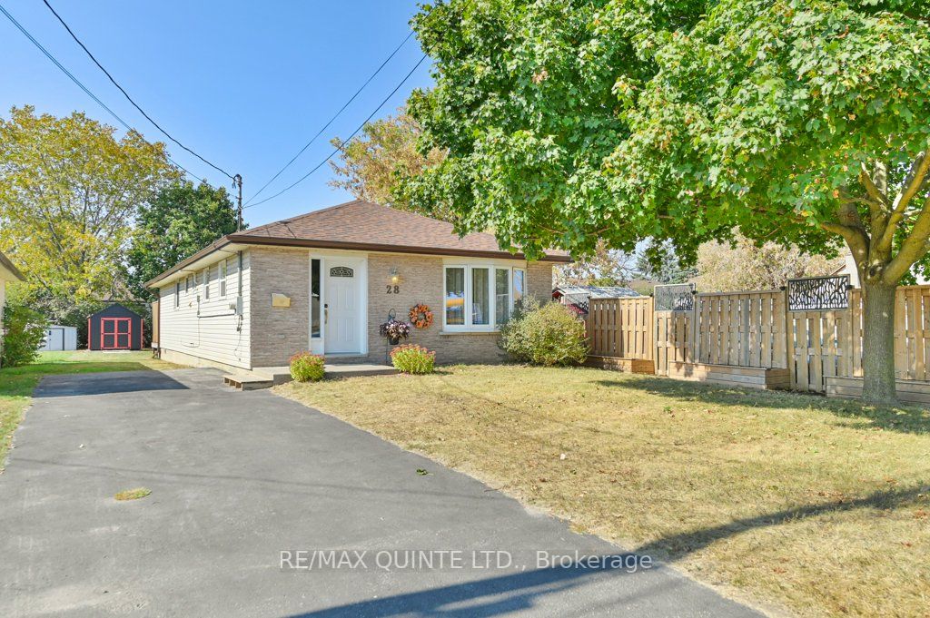 28 University Ave Property Photo 2