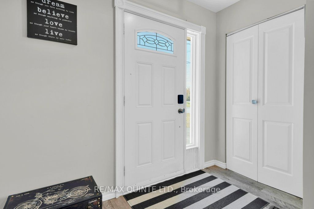 28 University Ave Property Photo 6