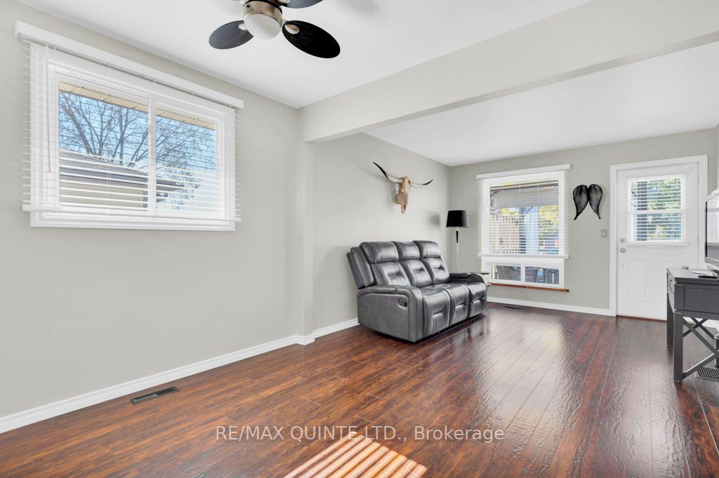 28 University Ave Property Photo 18