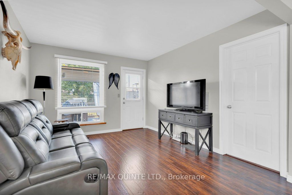 28 University Ave Property Photo 22