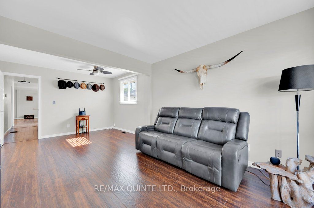 28 University Ave Property Photo 23