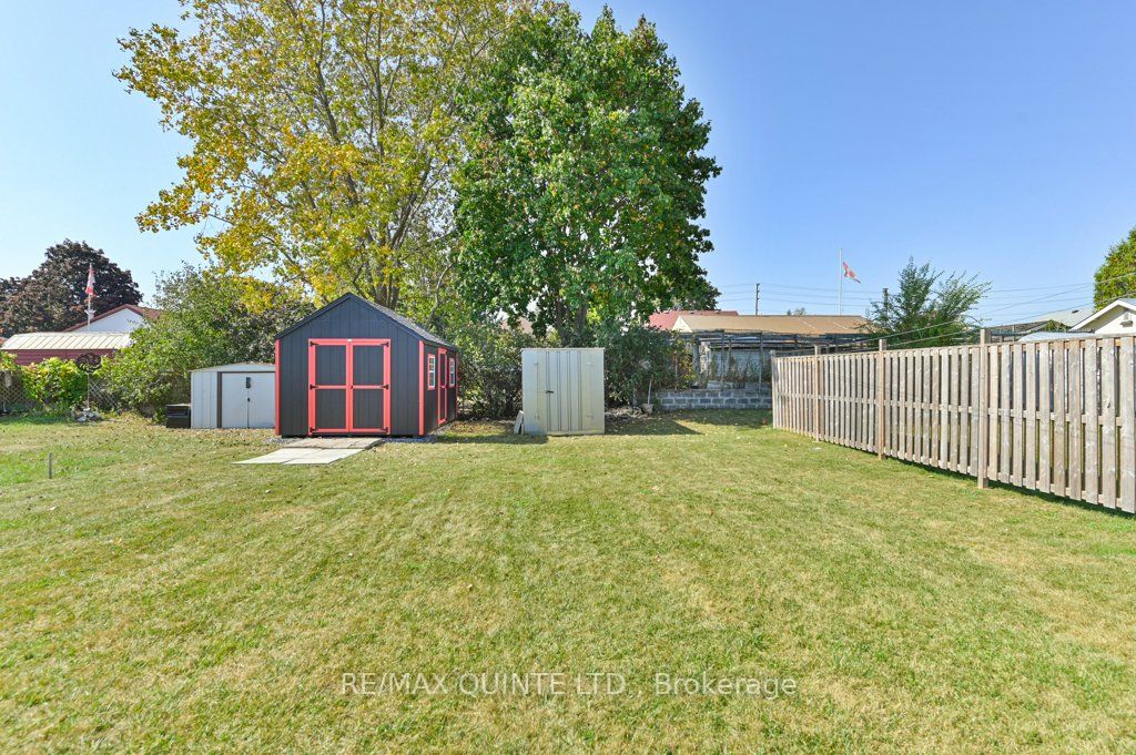 28 University Ave Property Photo 31