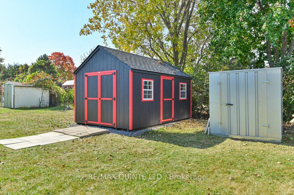 28 University Ave Property Photo 32