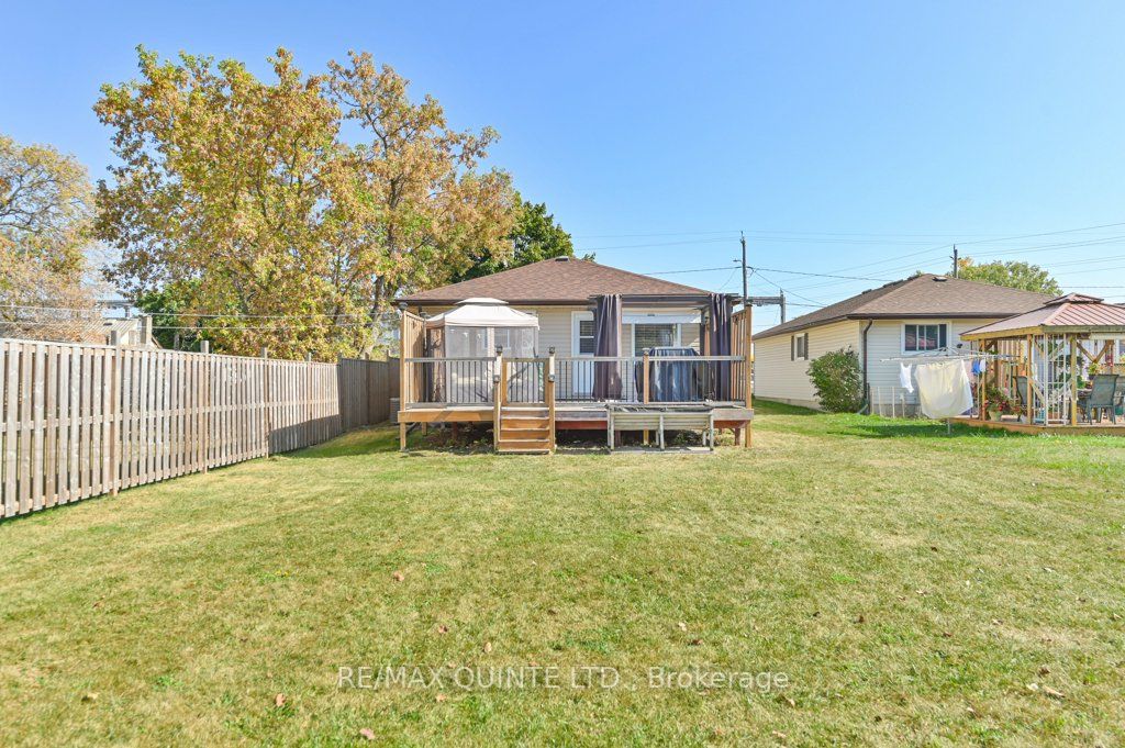 28 University Ave Property Photo 34
