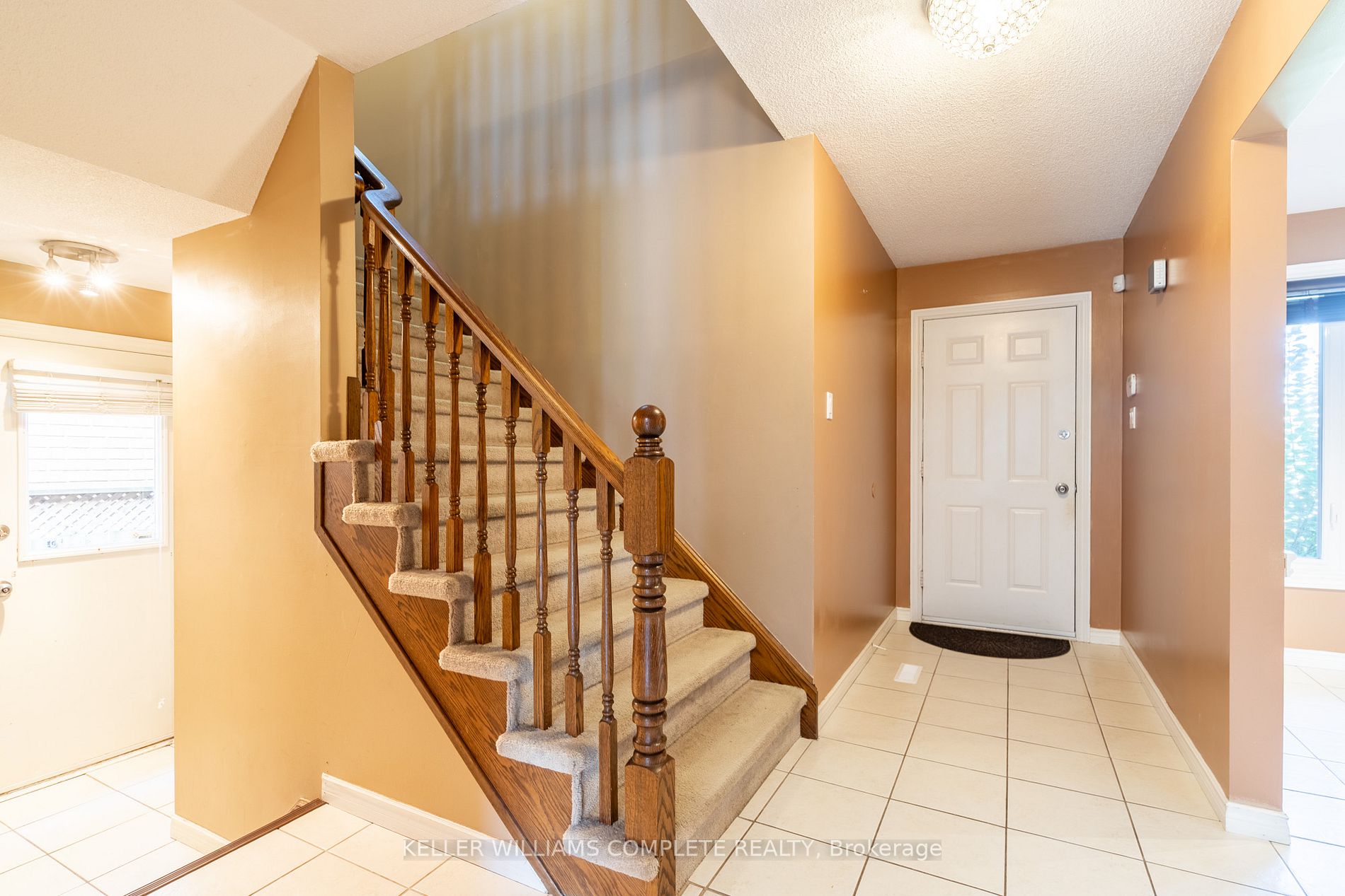 287 Crerar Dr Property Photo 6