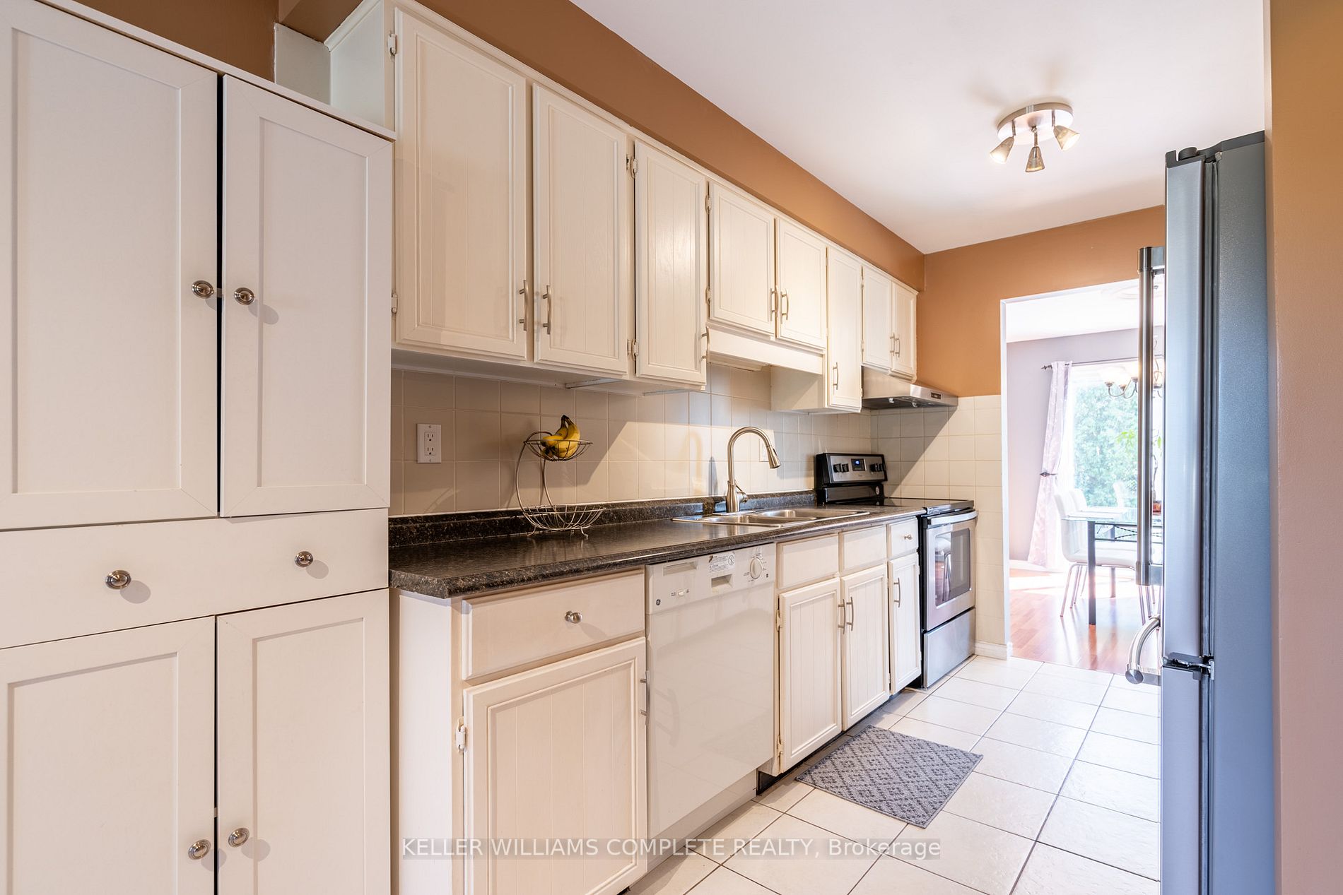 287 Crerar Dr Property Photo 9