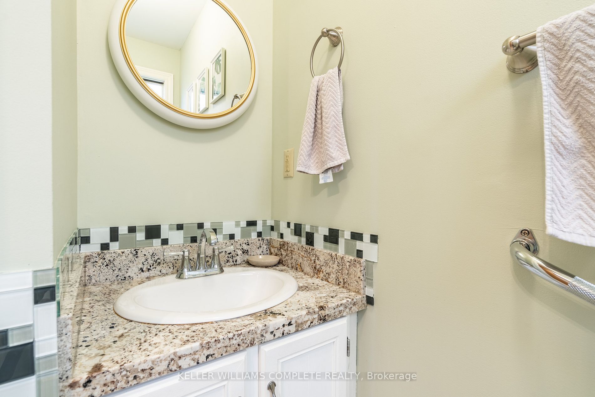 287 Crerar Dr Property Photo 19