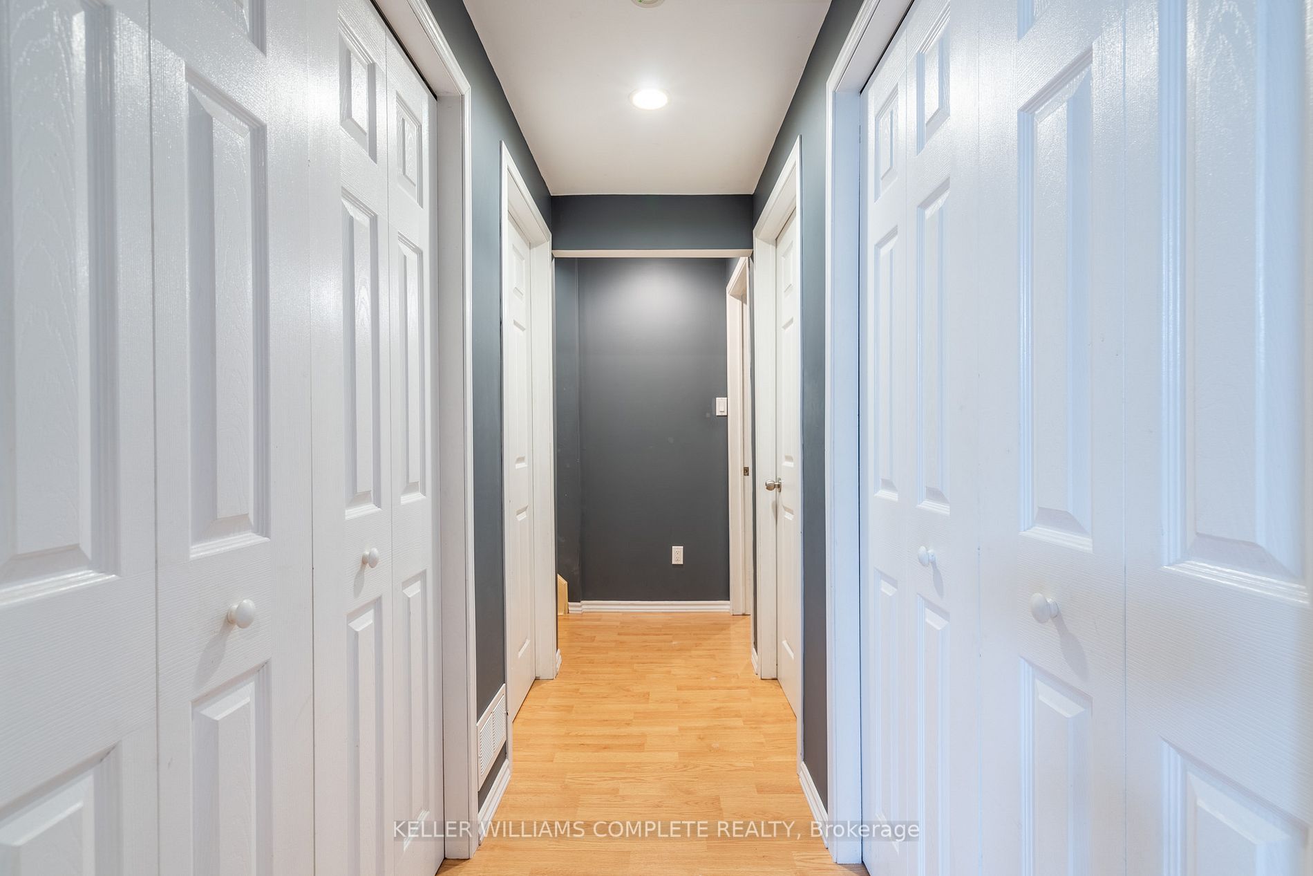 287 Crerar Dr Property Photo 32