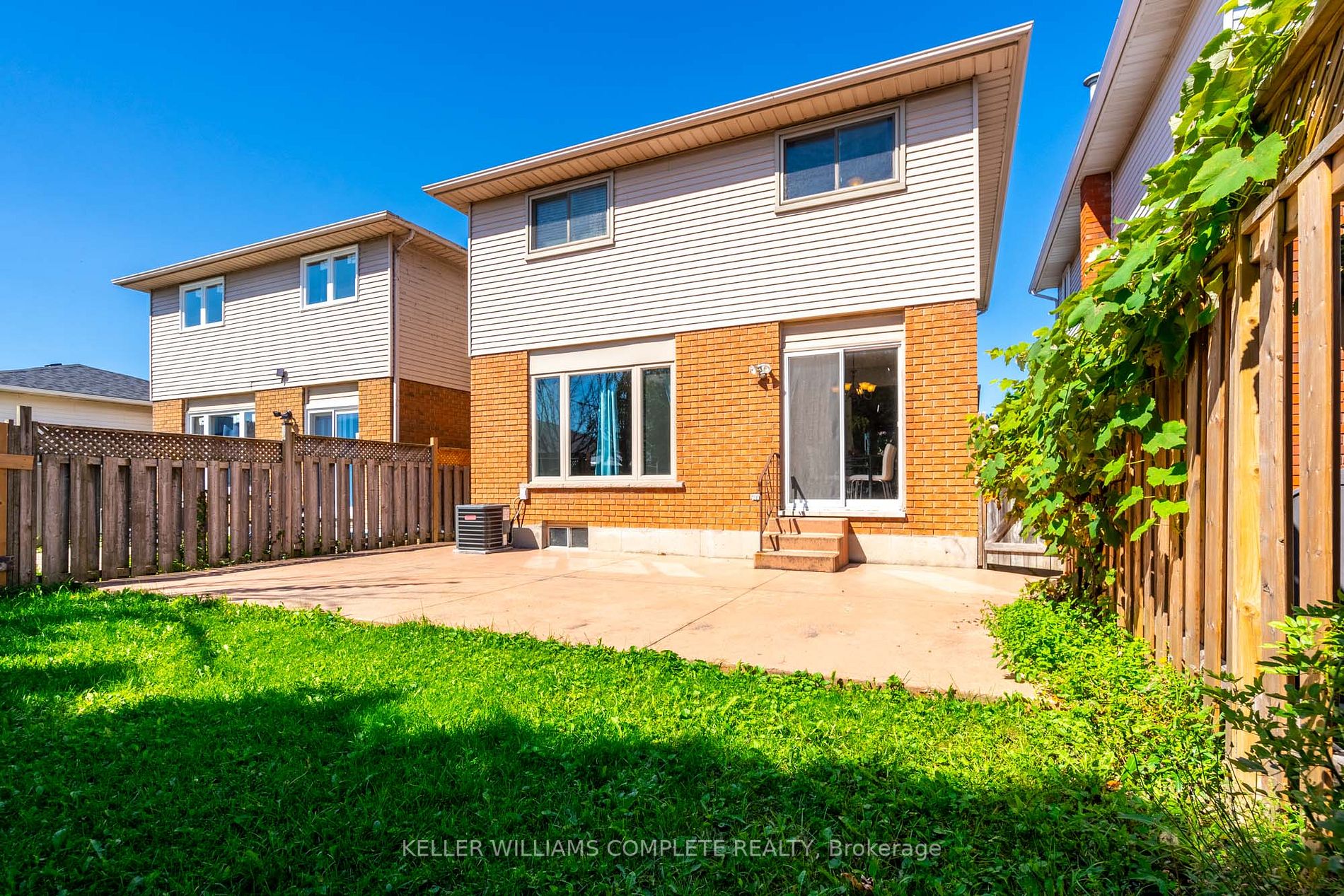 287 Crerar Dr Property Photo 38