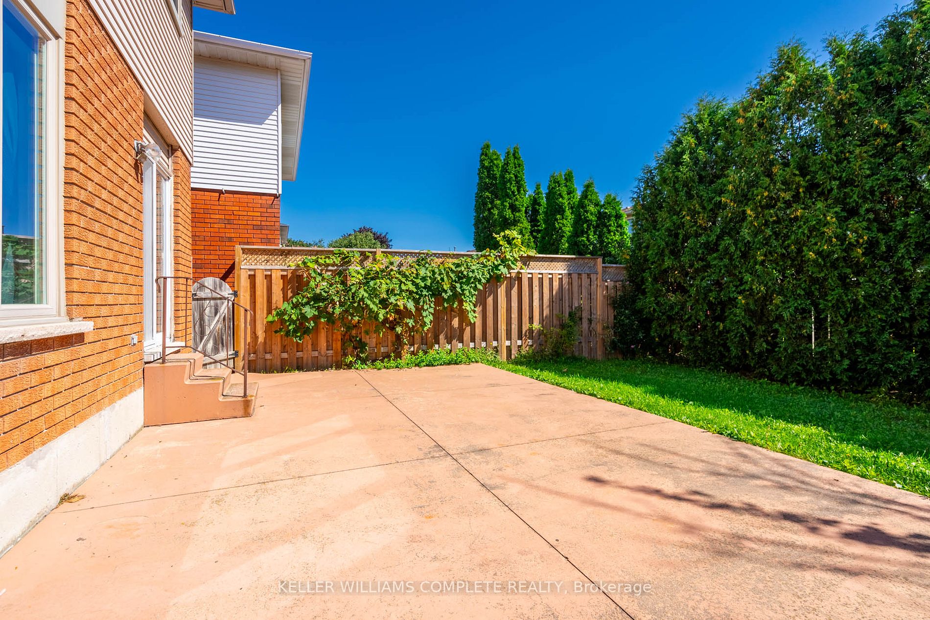 287 Crerar Dr Property Photo 39