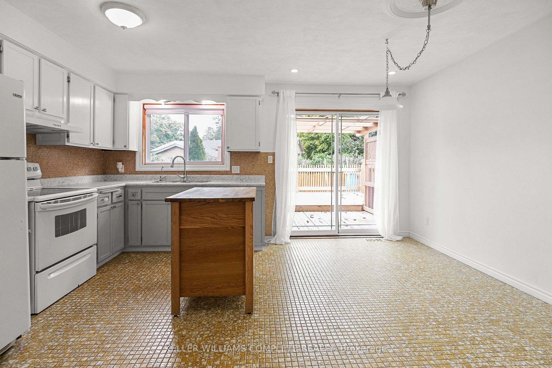 37 Brisbane Blvd Property Photo 12
