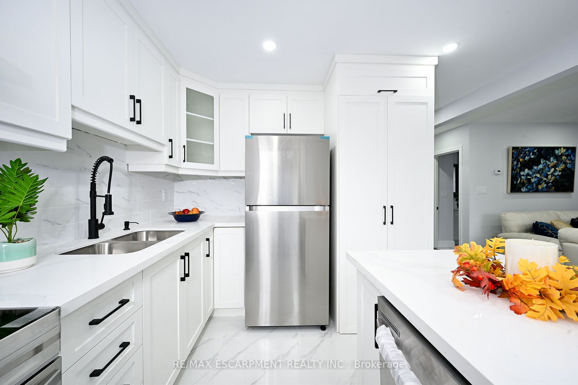 351 Arlington Rd Property Photo 6
