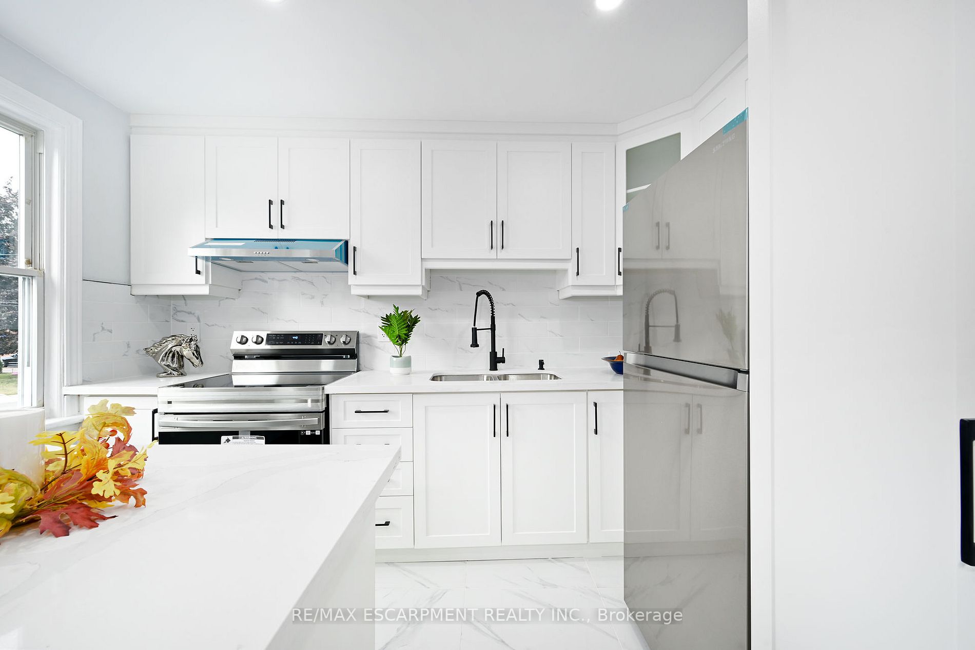 351 Arlington Rd Property Photo 7