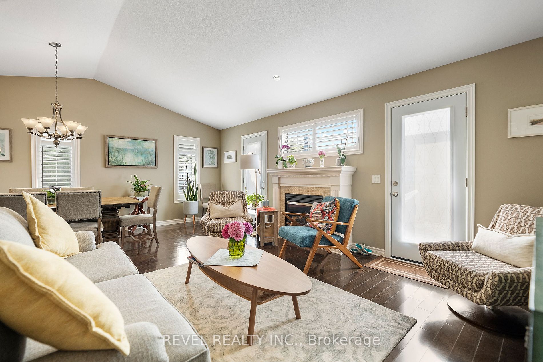 660 Albert St Property Photo 13
