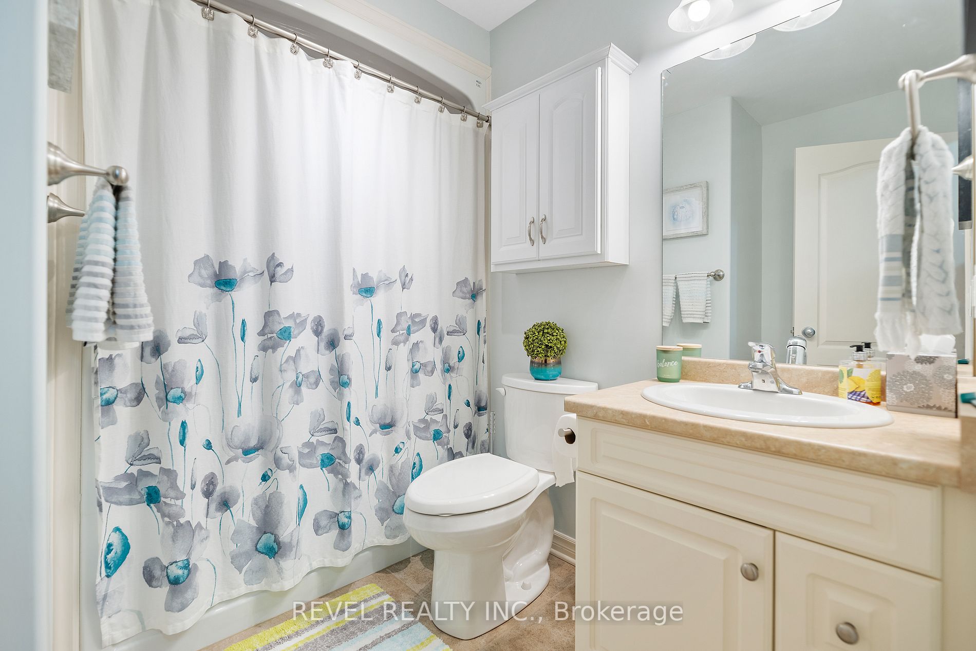 660 Albert St Property Photo 15