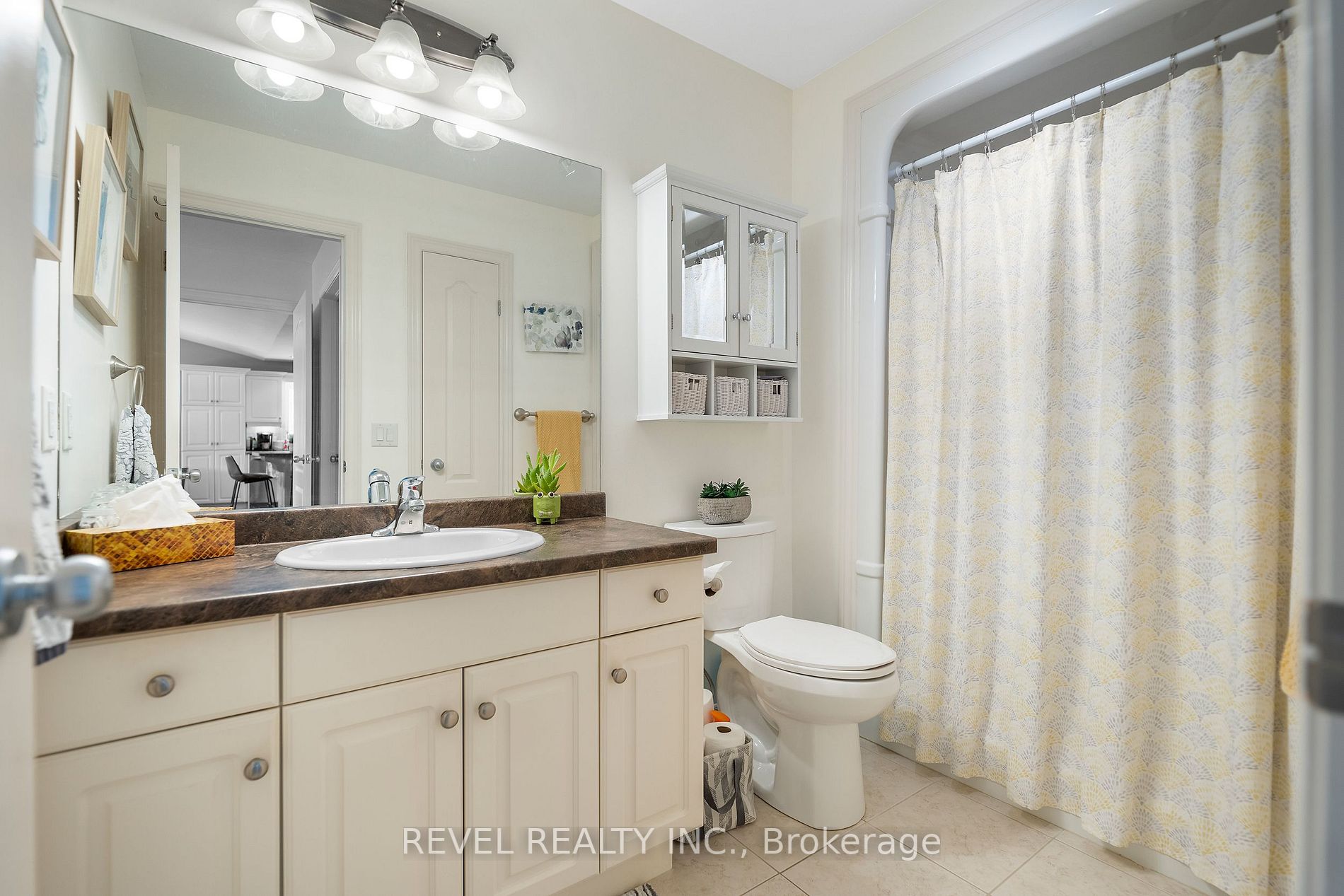 660 Albert St Property Photo 16