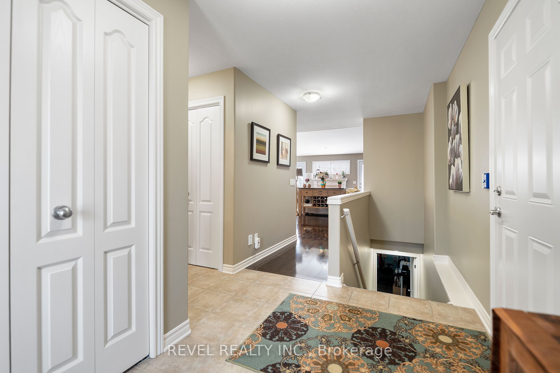 660 Albert St Property Photo 17