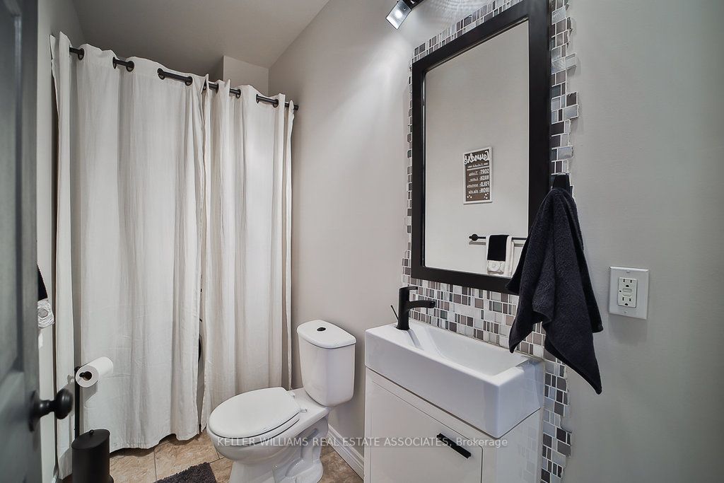 12 Sherwood Dr Property Photo 8