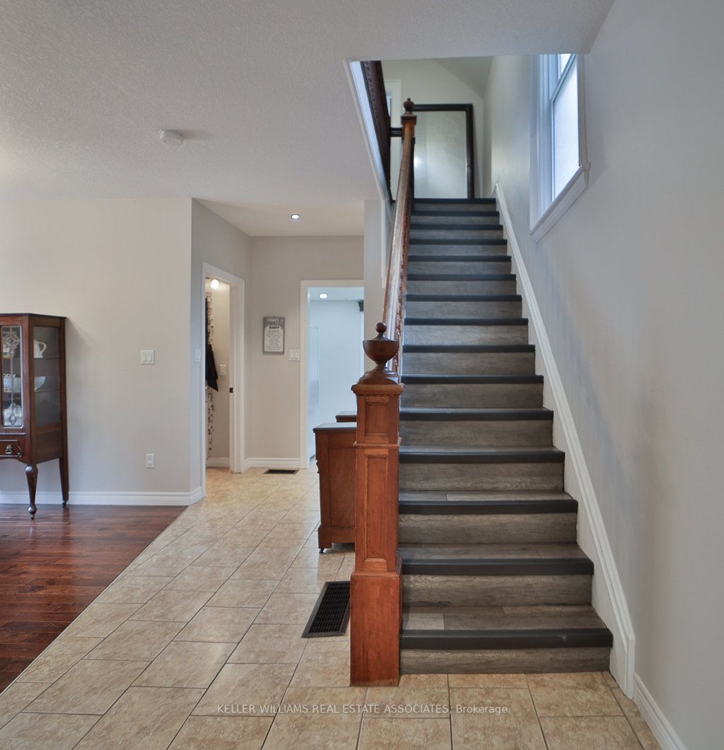 12 Sherwood Dr Property Photo 10
