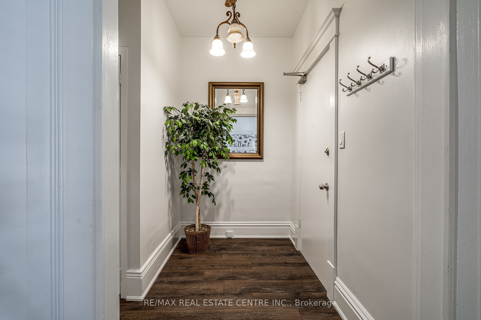 106 Dunsmure Rd Property Photo 2