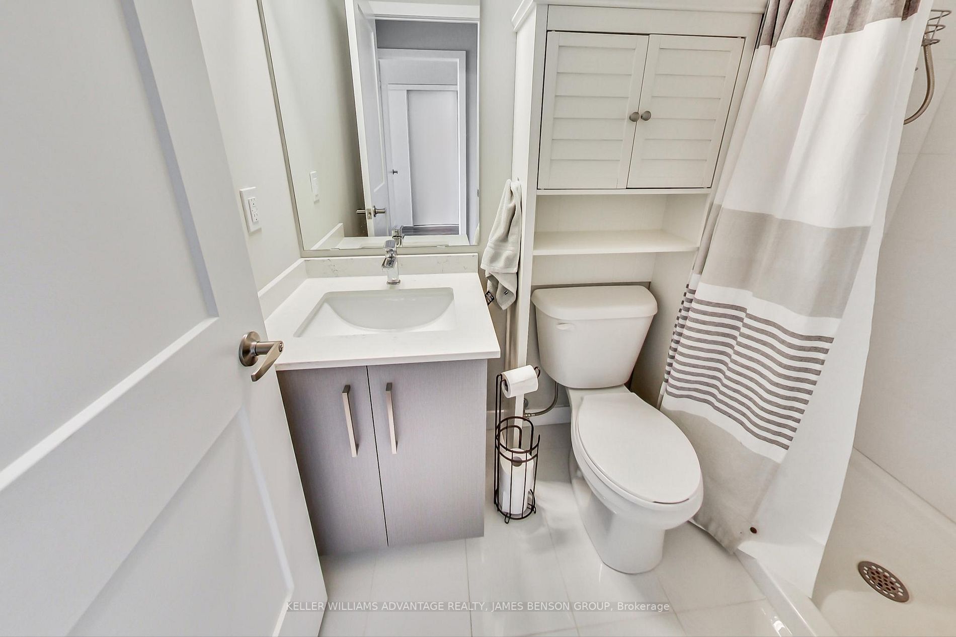 15 Queen St S 2 Property Photo 16