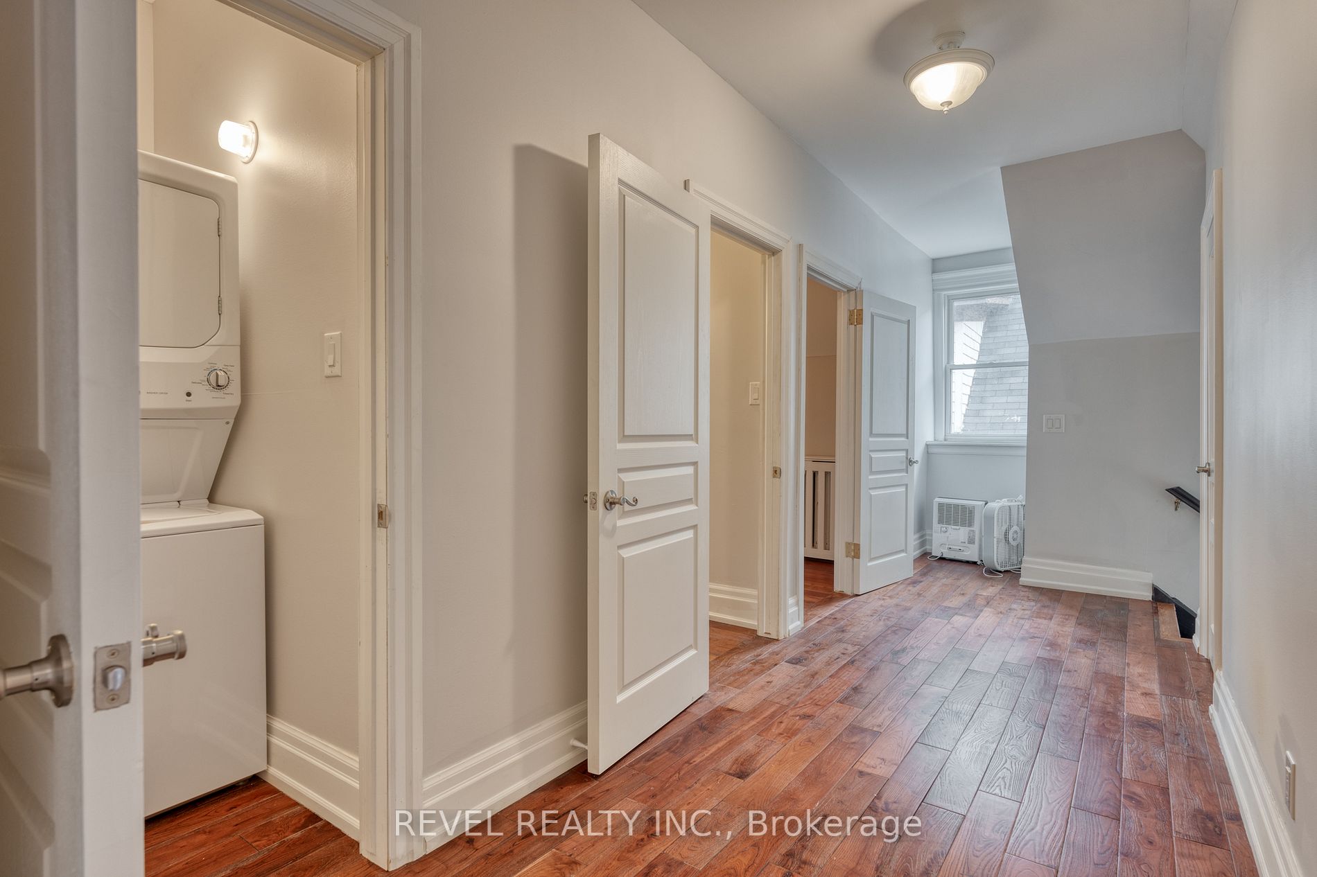56 Charlton Ave W Property Photo 23