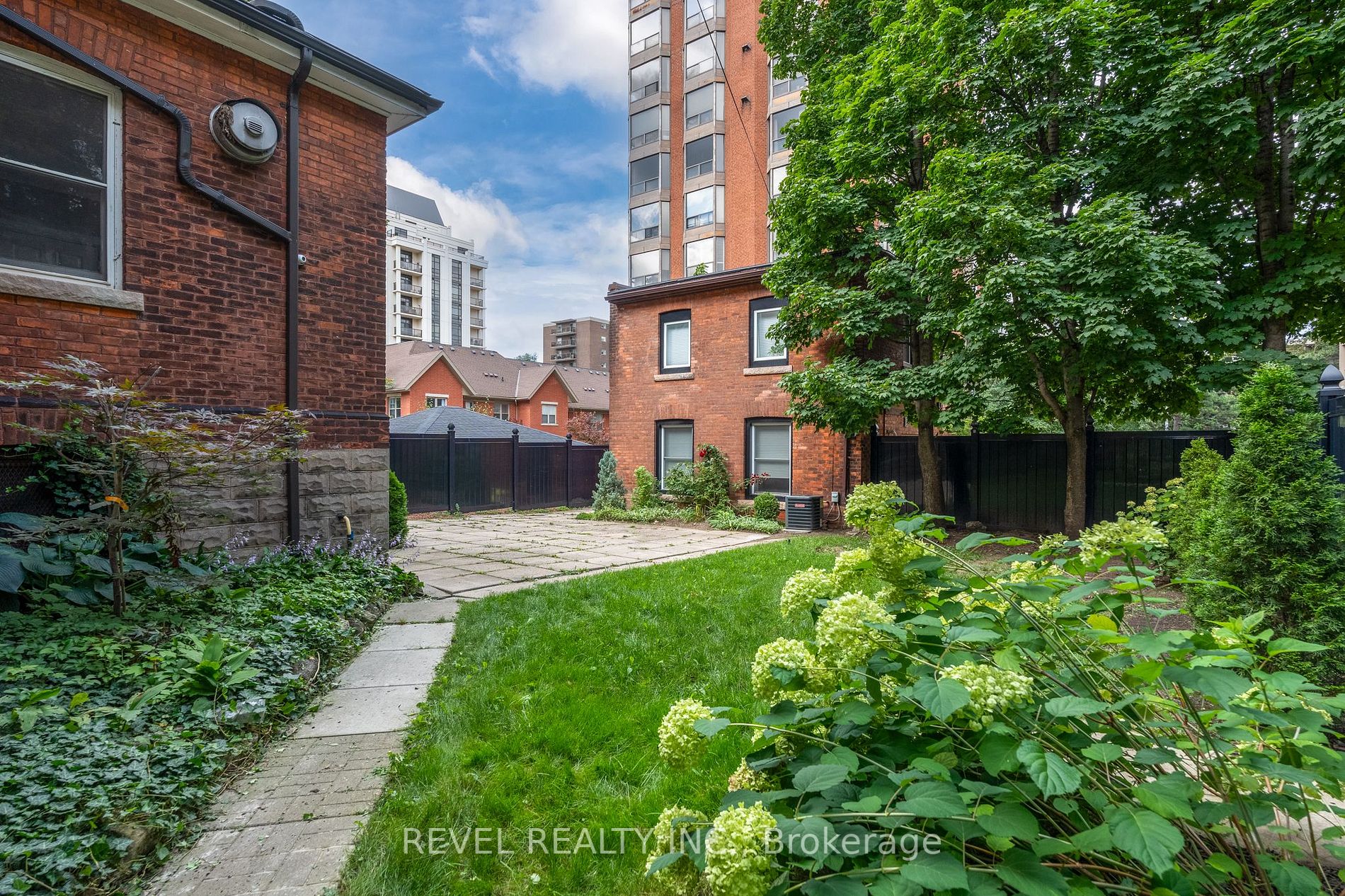 56 Charlton Ave W Property Photo 25