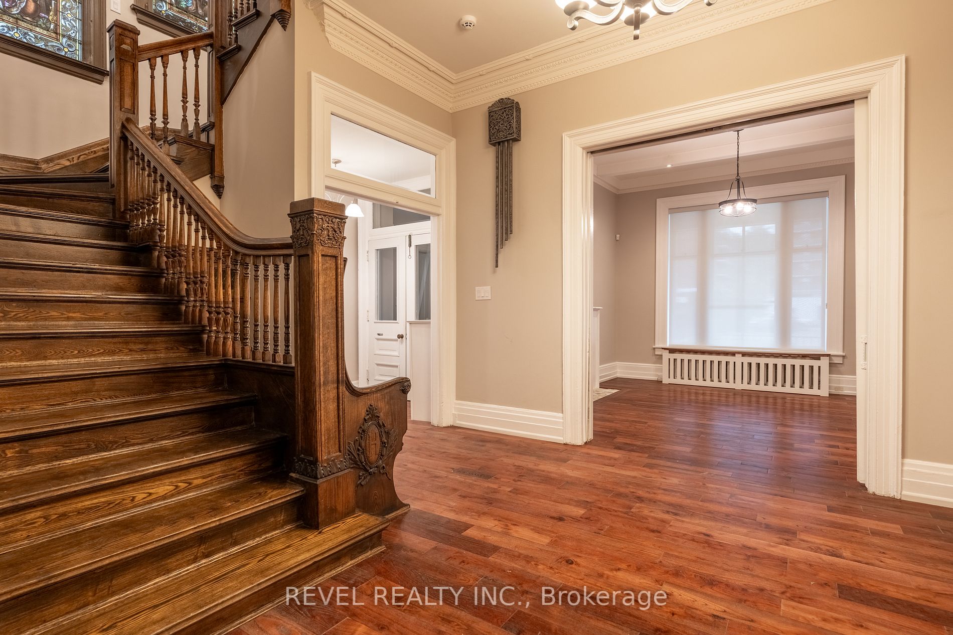 56 Charlton Ave W Property Photo 5
