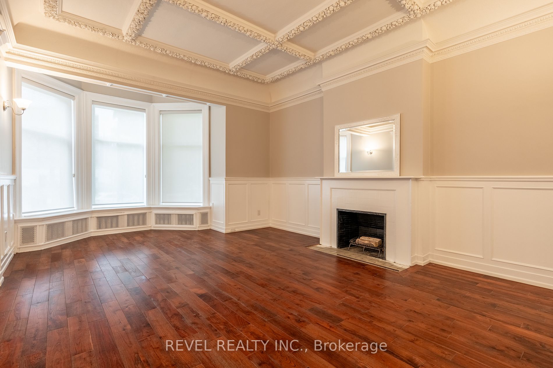 56 Charlton Ave W Property Photo 10