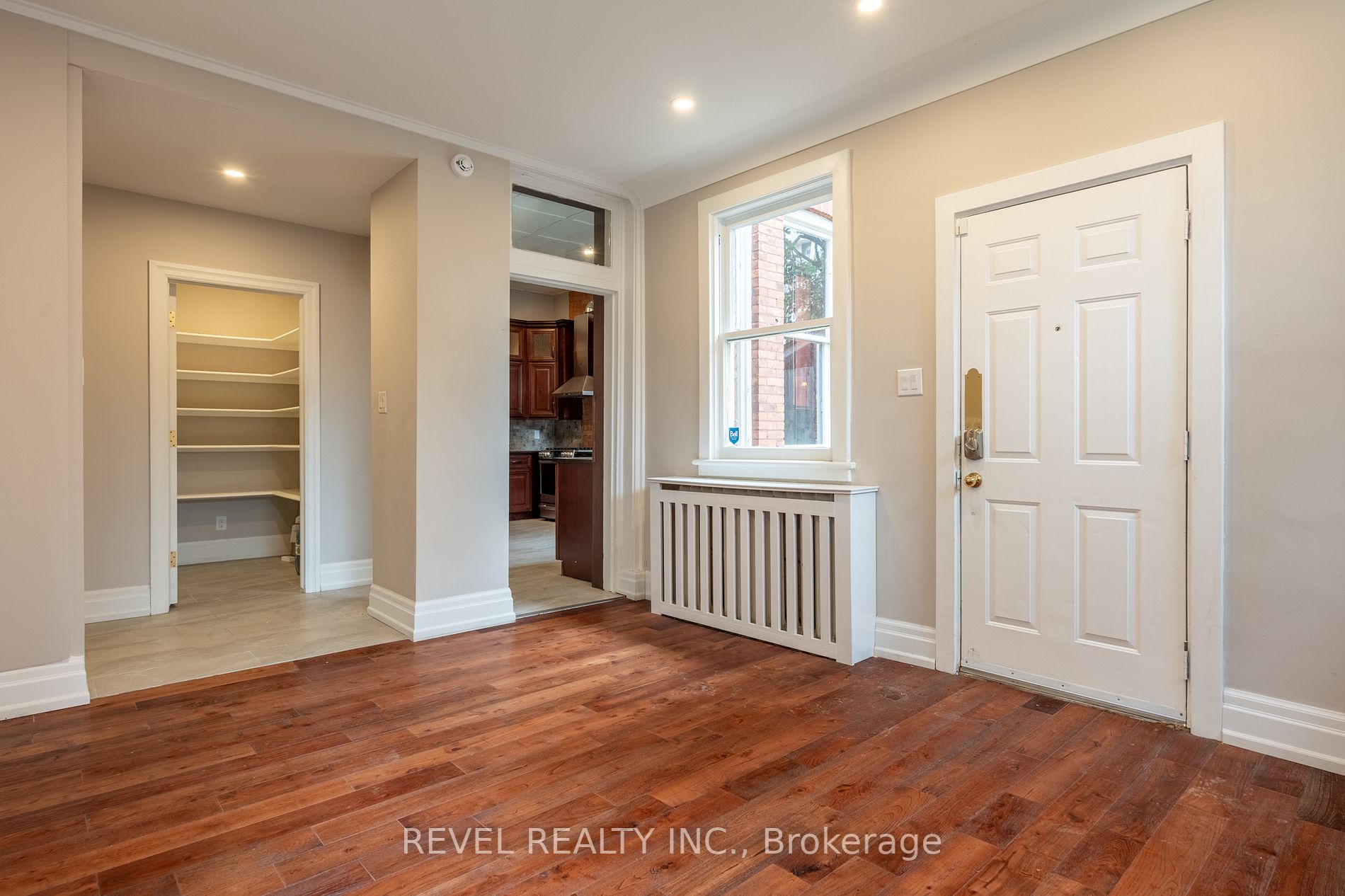 56 Charlton Ave W Property Photo 23