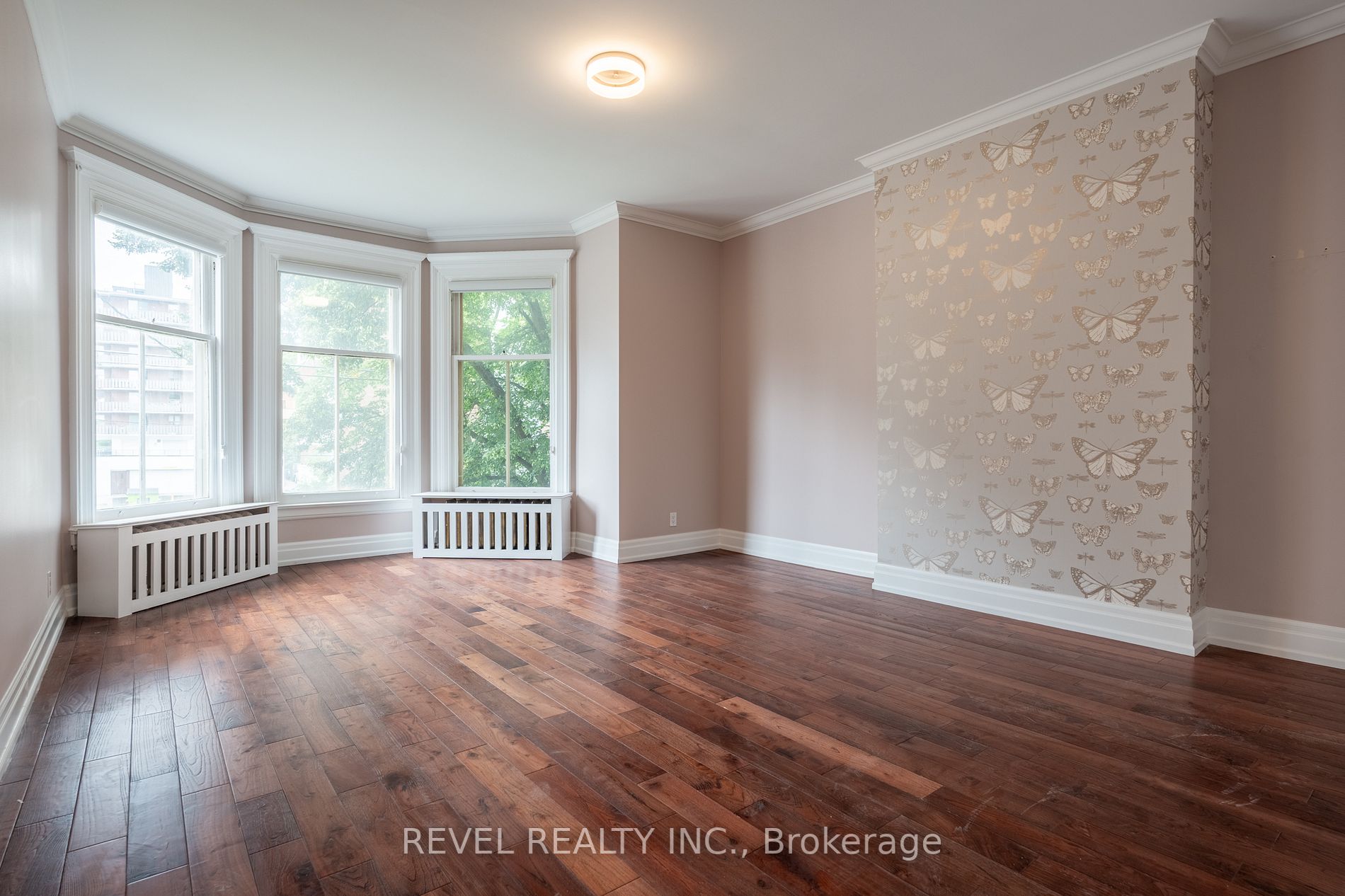 56 Charlton Ave W Property Photo 36