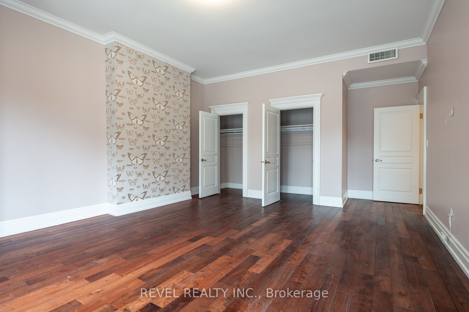 56 Charlton Ave W Property Photo 37