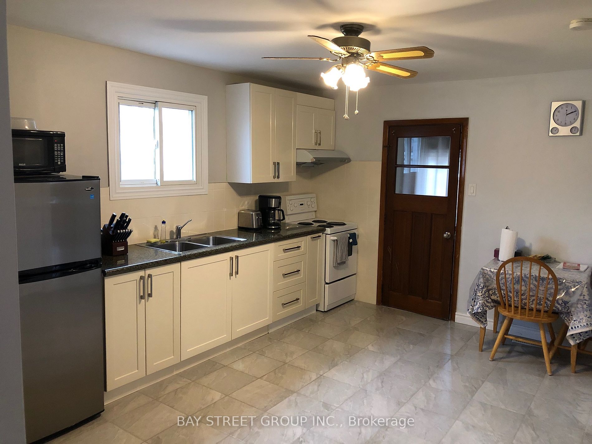 5720 Peer St Property Photo 6
