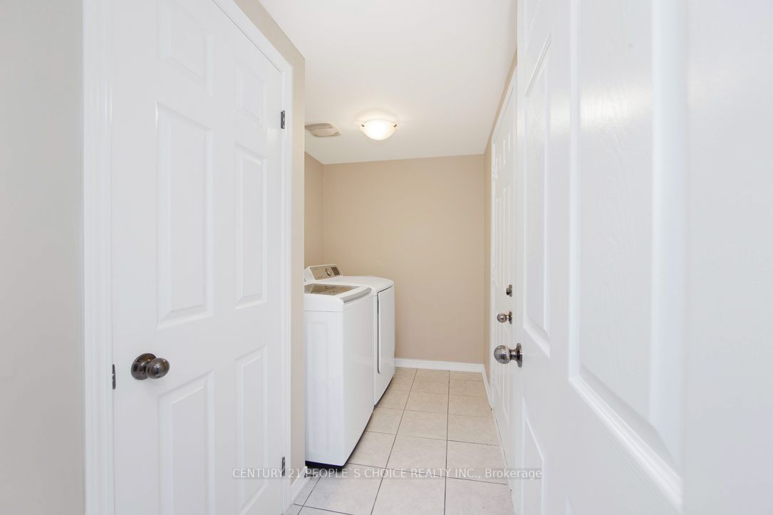 268 Powell Rd Property Photo 12